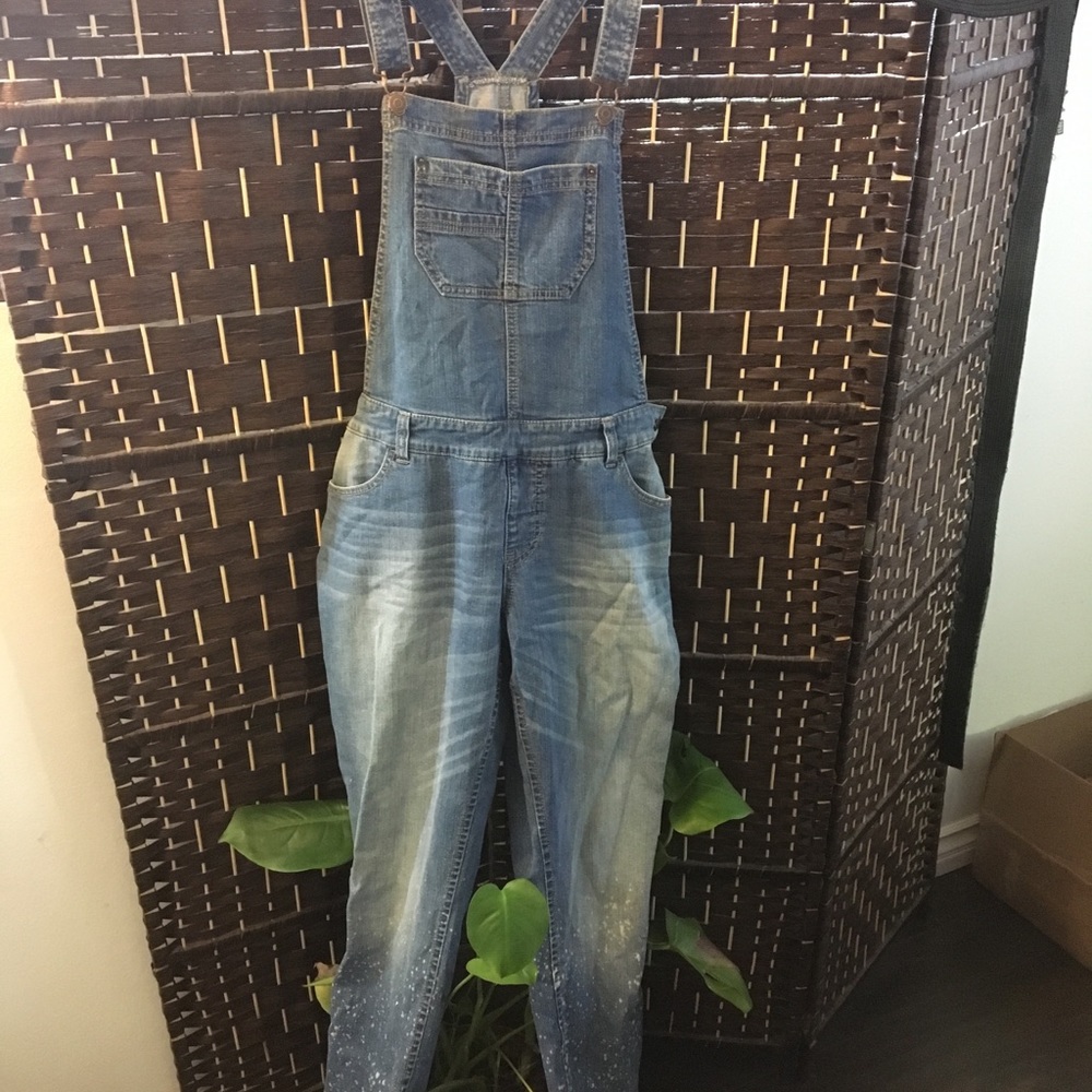 BRAND NEW Trendy Overalls!